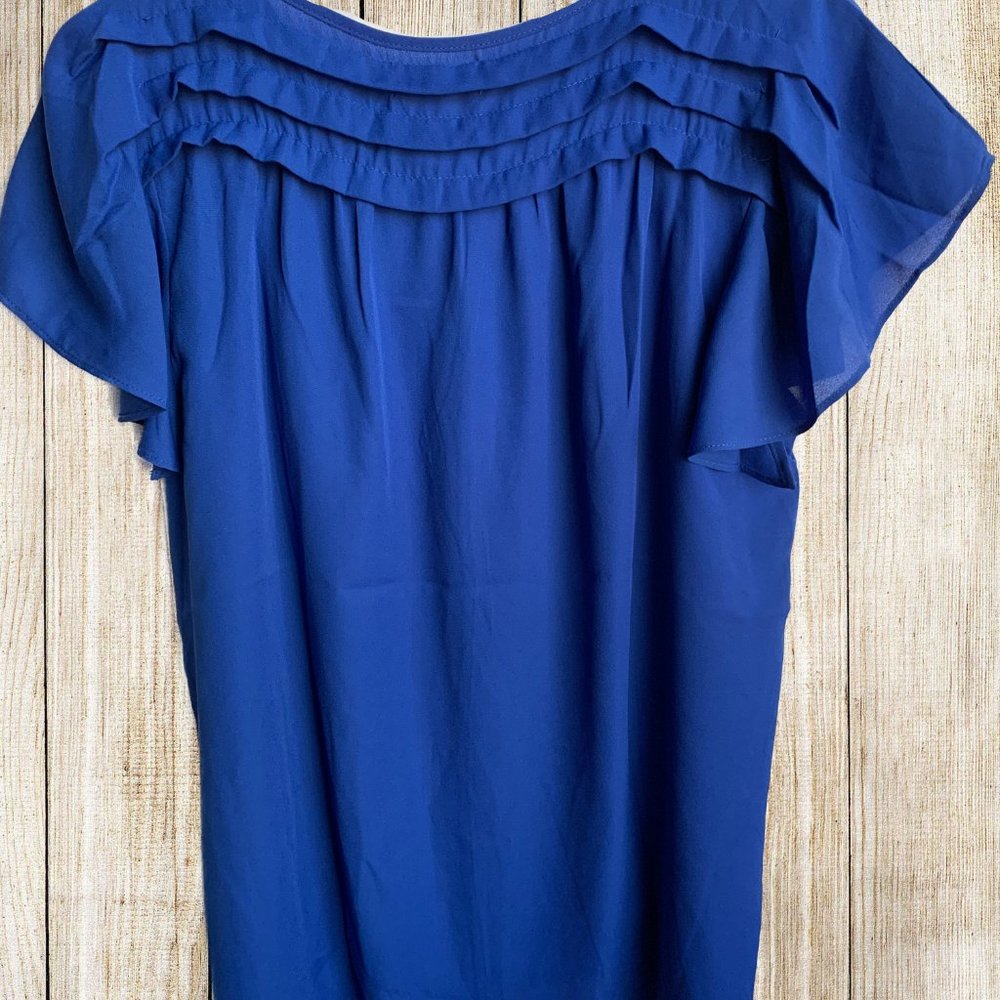 NWT Max Studio Cobalt Blue Ruffle Cap Sleeve Blouse Women’s Small - Picture 5 of 7